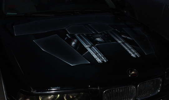 Аэрография на капоте BMW