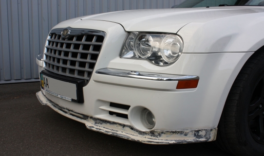 тюнинг переднего бампера Chrysler 300C