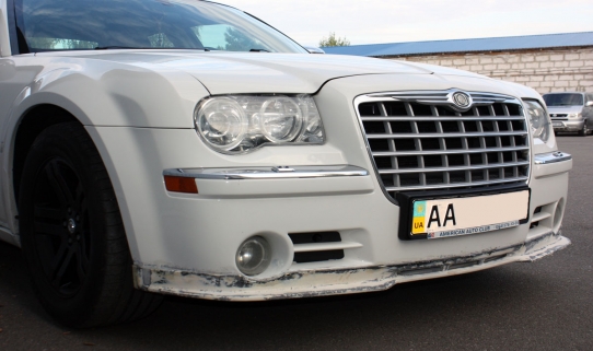 тюнинг переднего бампера Chrysler 300C