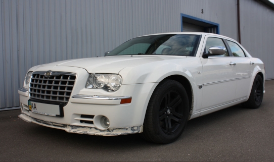 тюнинг переднего бампера Chrysler 300C