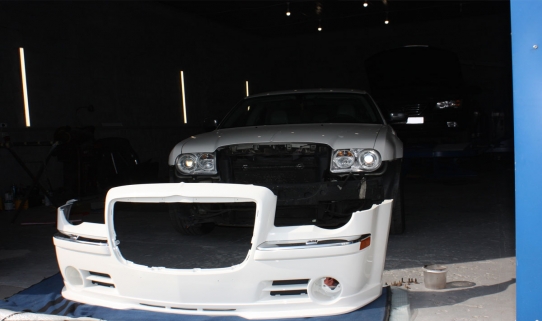 тюнинг переднего бампера Chrysler 300C