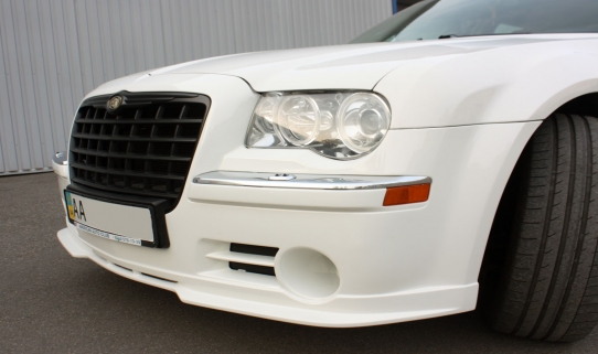 тюнинг переднего бампера Chrysler 300C