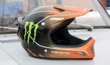 Аэрография на кроссовом шлеме Monster Energy | Аэрография на шлемах